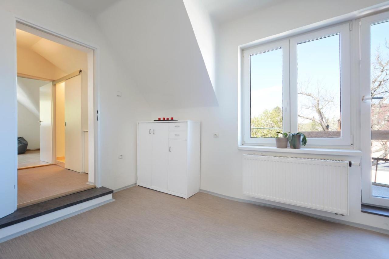 Apartmany Jevany Exterior photo