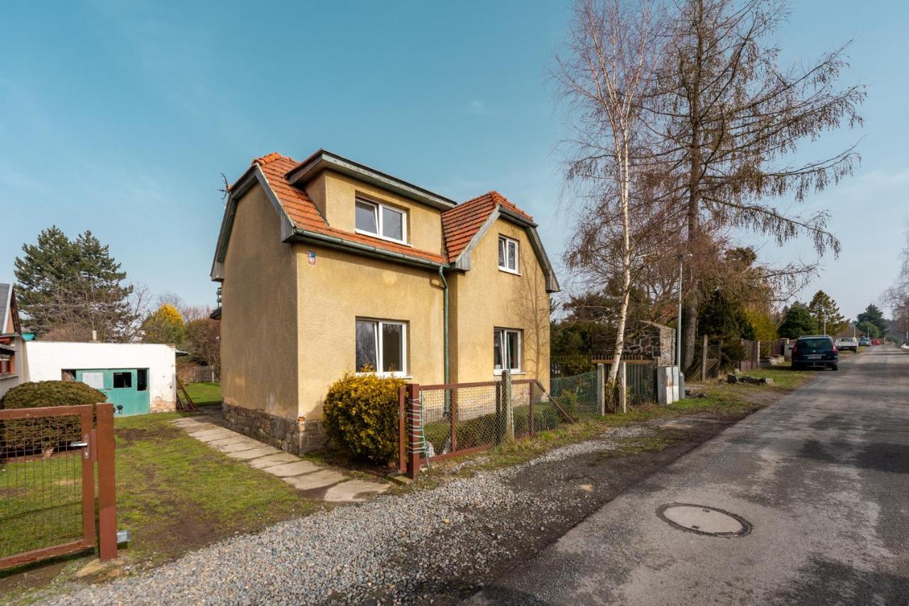 Apartmany Jevany Exterior photo
