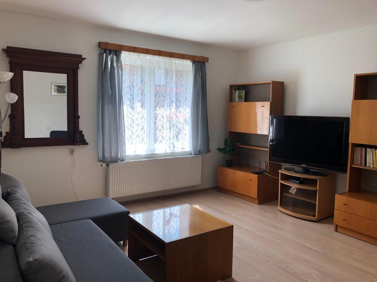 Apartmany Jevany Exterior photo